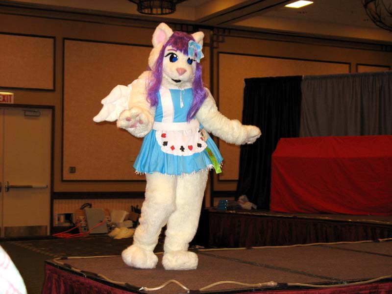 MFF2006 045 angel kitty.jpg